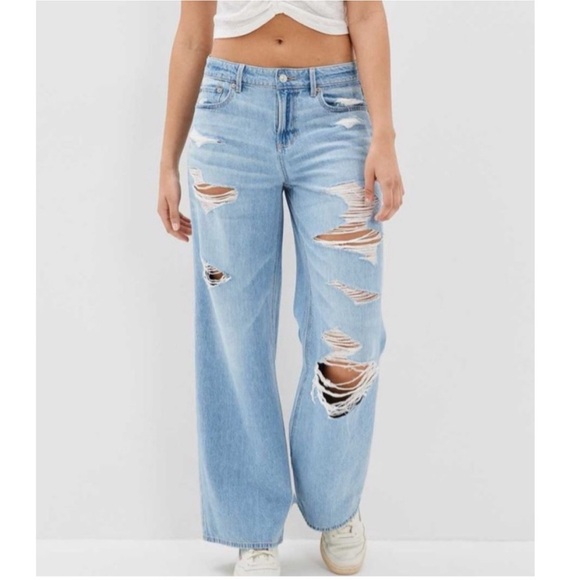 American Eagle Low-Rise Skater Relaxed Baggy Distressed Jeans Light Wash 6 - Picture 1 of 9